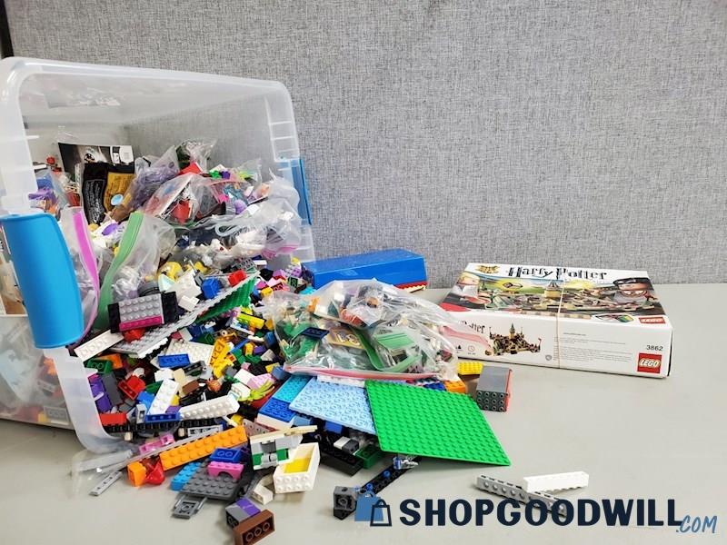 28lb Lot Of Legos | ShopGoodwill.com