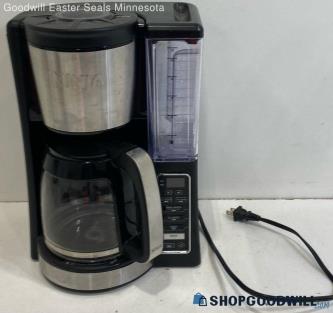 Ninja Coffee Pot Ce201 Powered on