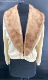 Wome's VTG ('50's) Soft yellow sweater w/Mink fur collar