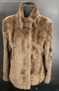 Neyelle Women's Brown Fuzzy faux fur coat - Sz M