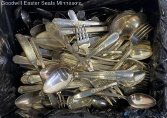 24LBS Lot Mixed Brand Wm Rogers, Holmes & Edwards + More Collectible Flatware