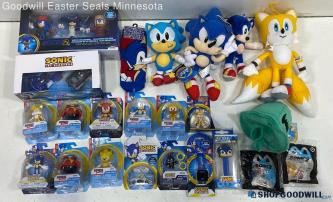 21PC Sonic The Hedgehog Collection Mixed Lot Figures/Plush/Socks/Pez/More