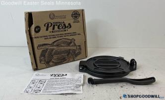 Victoria 8" Cast Iron Tortilla Press