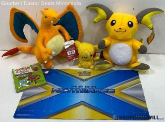 Pokemon Charizard & Raichu 14" Plush/Knit Pikachu/Card Game Mat/Journal