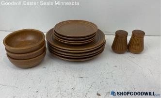 Monmouth Pottery 14pc Dinnerware Set Plates Bowls Salt & Pepper Shakers Vintage