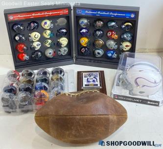 NFL: Riddell This Week In The NFL AFC NFC Vikings Mini Helmet Football Plaque