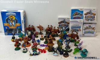 Sky Landers Spryro's Adventure Wii Activision Game + Sky Landers Action Figures