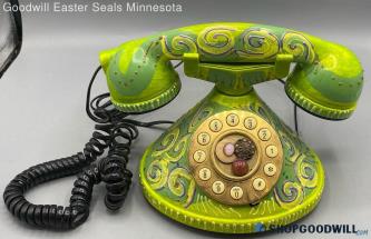 Conair Phone Hacsw2505 Hand Painted/designed Green Puch Button Telephone Decor