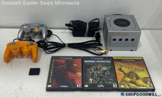 Nintendo GameCube DOL-101 Console w/Games, Cords & Controllers-Tested