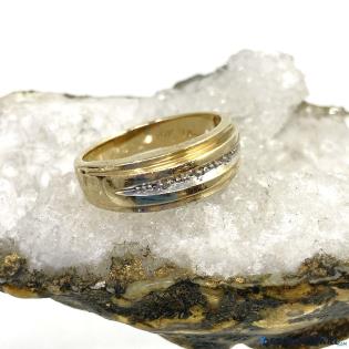 10K Two-Tone Band Ring 6.90mm Wide Size 7, 3.13g