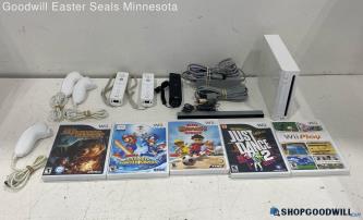 Nintendo Wii RVL-001 Console w/Games, Cords & Controllers- Tested