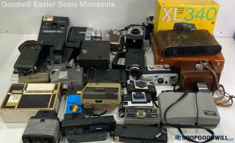 25lb lot of Vintage Cameras -Kodak, Polaroid, Hawkeye+MORE Camera