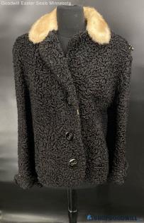 Master Furriers Women's VTG Black Lambswool coat w/Mink Collar