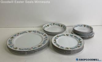 Vintage Fine China 6701 16pc Dinnerware Plates & Bowls