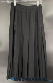 The Eagles' Eye Women's Black Pleated wool skirt - Sz 4