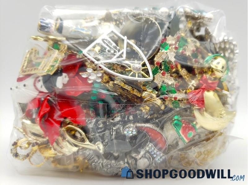 Christmas Costume Jewelry Brooch Collection 4lbs