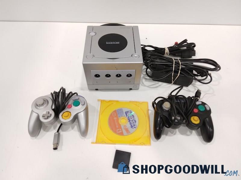 Nintendo GameCube Console W/Game, Cords and Controllers-powers on