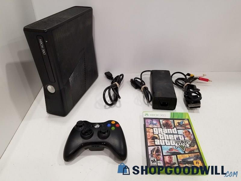 XBOX 360 S Console w/ Game, Cords & Controller - POWERS ON