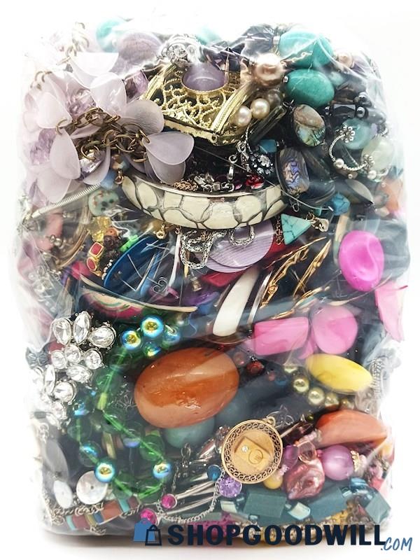 Collection Of Costume Jewelry Styles   7.20 Ibs.