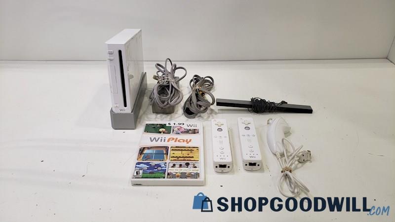 Nintendo Wii Console w/Game, Cords, & Controllers 