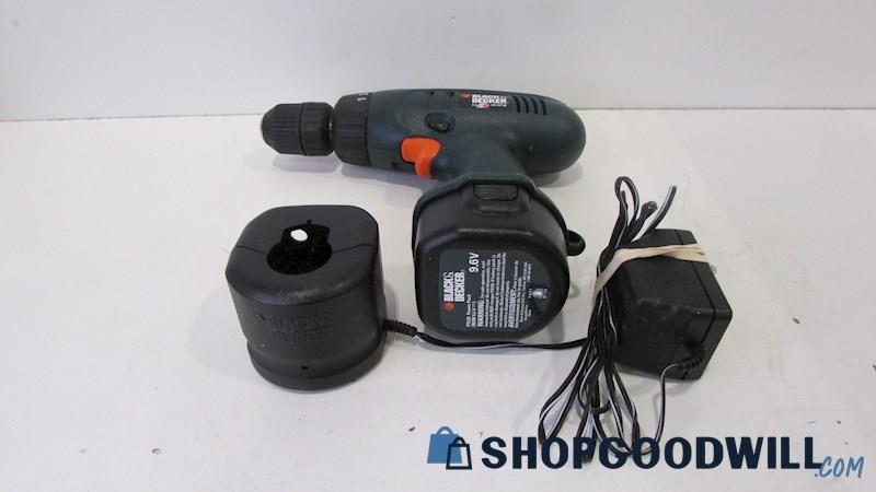 Black & Decker Drill W/Charger - Untested - Cordless 
