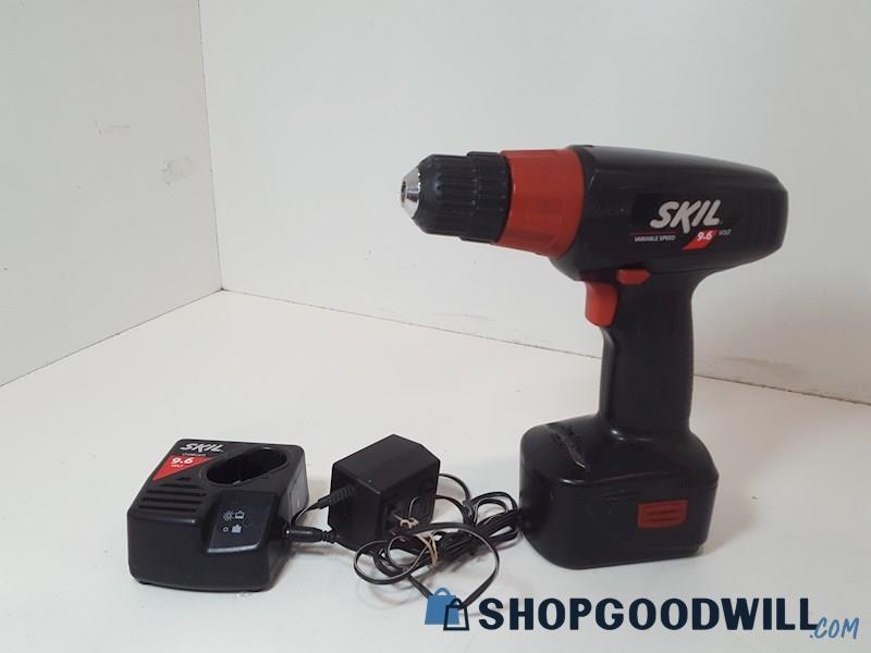 Skil Drill/Driver Red and Black Power Tool + Charger/POWERS ON!!