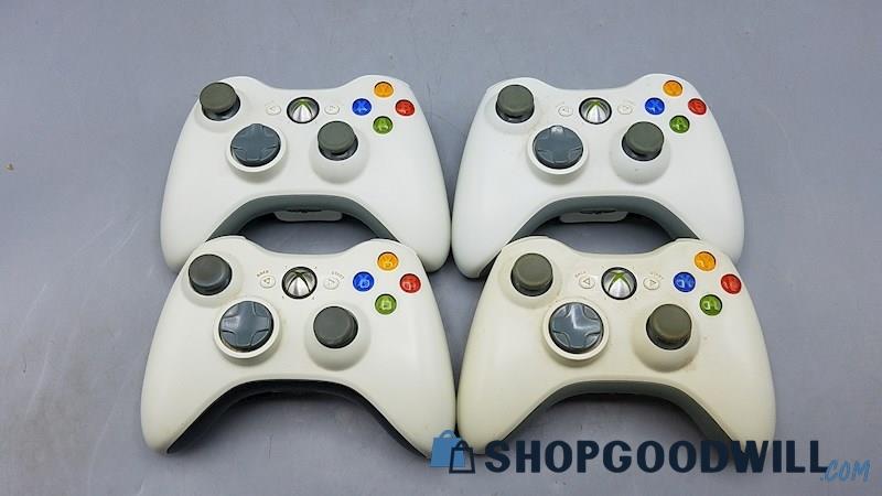  AA) Lot of 4 White Xbox 360 Controllers - Powers On