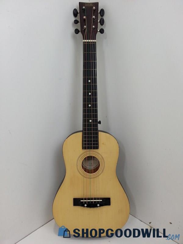 First Act Discovery Classic Youth Size Acoustic Guitar Model FG1105
