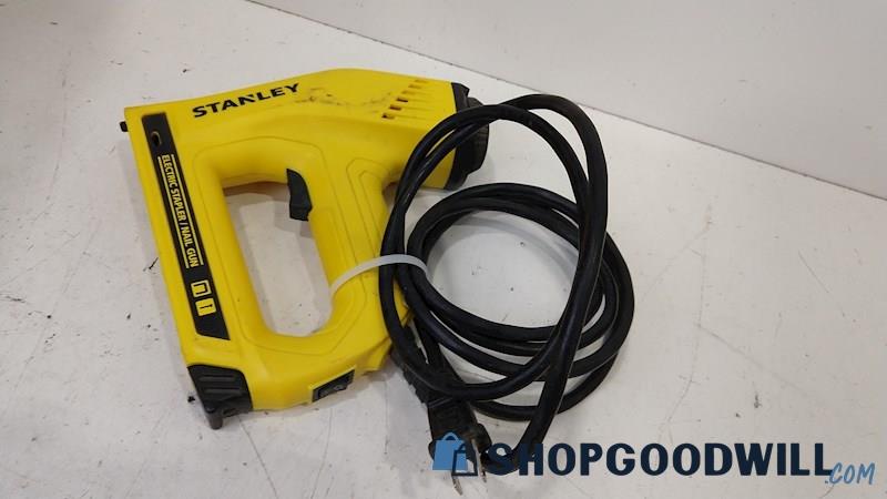Stanley TRA700 Series Yellow Electric Stapler/Nail Gun Model 3915 CORDS UNTESTED