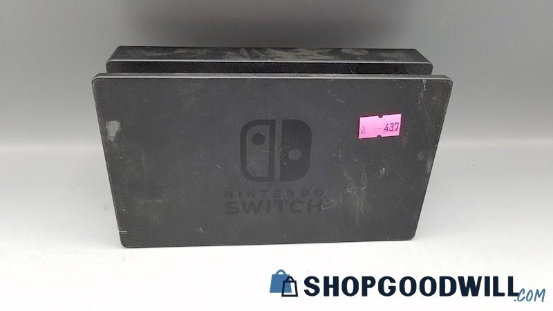  J) Nintendo Switch Dock Station HAC-007