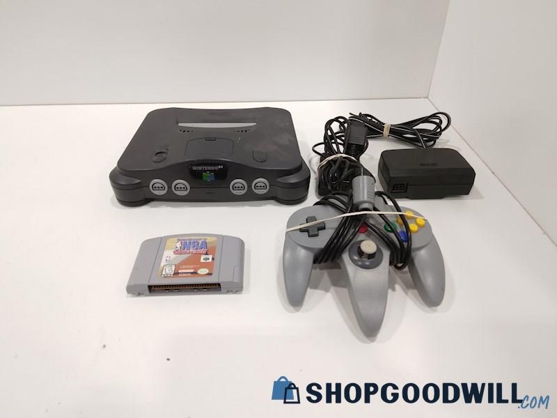 Nintendo 64 NUS-001 Console W/Game, Cords and Controller