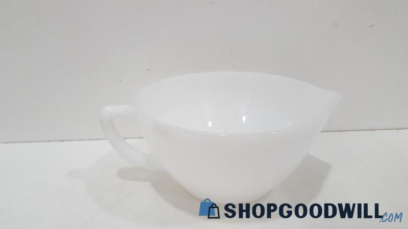 Appears To Be Oven Ware White Milk Glass Mixing Dish Handled & Sprout
