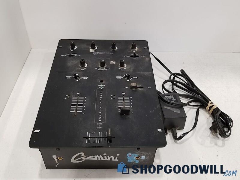 Gemini UMX-3 DJ Mixer - POWERS ON