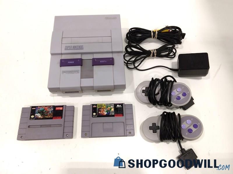 Super Nintendo SNS-001 Console W/Game, Cords and Controller-tested