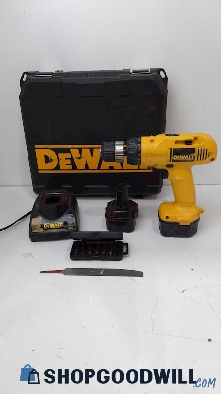 Dewalt DW953 Adjustable Clutch VSR Drill w/ 2 Batteries & Charger  POWERS ON