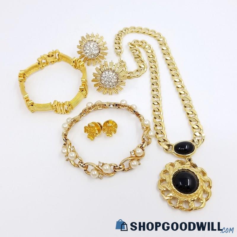 Vintage CROWN TRIFARI/TRIFARI Gold-Tone Jewelry Assortment 