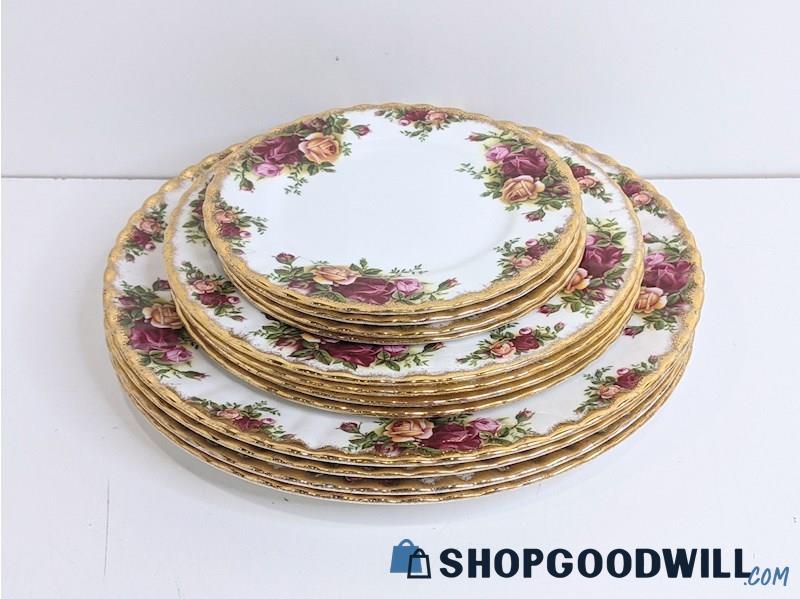A) 12pc Royal Albert Bone China Old Country Roses Dinnerware Plates