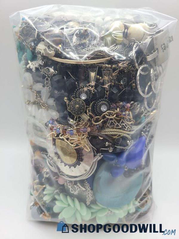 Costume Jewelry Necklaces & Bracelets Grab Bag 9.0 lbs