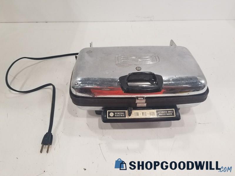 General Electric 120V 1200W Automatic Grill / Waffle Maker (POWERS ON)