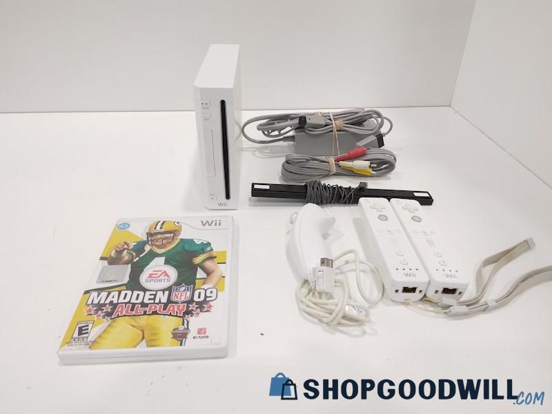 Nintendo Wii Console W/Game, Cords and Controller