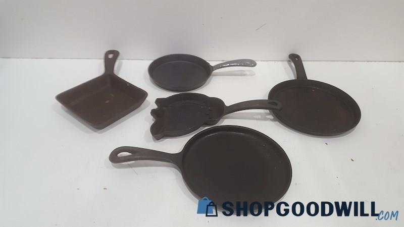 Vintage Cast Iron Small Frying Pans Lot