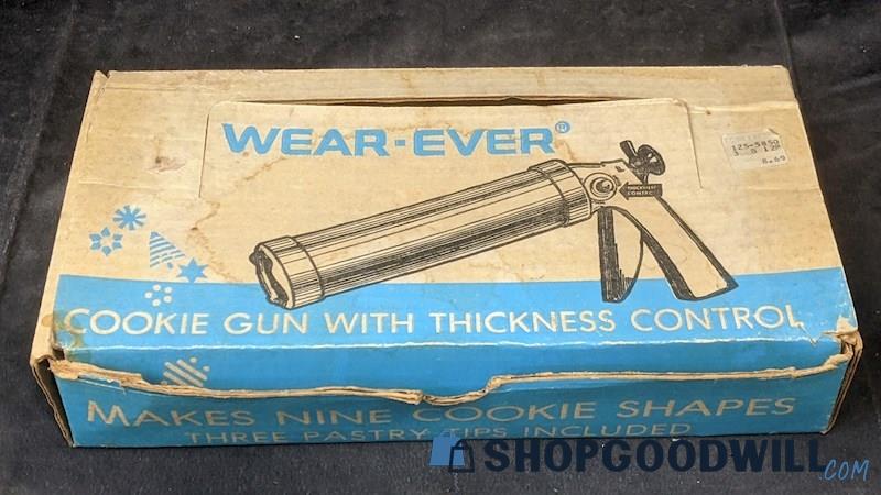 Vintage Wear-Ever Handheld Cookie Gun W/ Thickness Control & Press Discs IOB