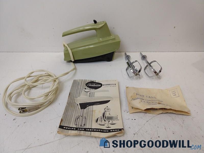 Sunbeam Mixmaster Hand Mixer HM-N 50-60CY w/ Manual/Recipe Book Green PWR ON