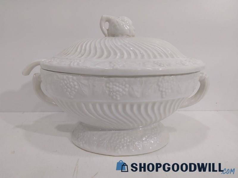 Appears Vintage Soup Tureen California Pottery Grape Ivy USA Porcelain 3PCS Set