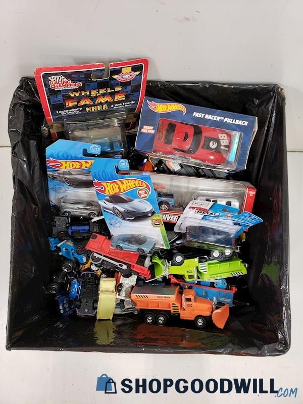 42ID#) Die-Cast Toy Car Grab Box 36 Pound Lot - Hot Wheels, Matchbox & MORE