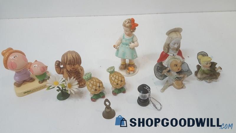 Figurine Lot Vintage Japan Pineapple Salt and Pepper Shakers coleman lantern