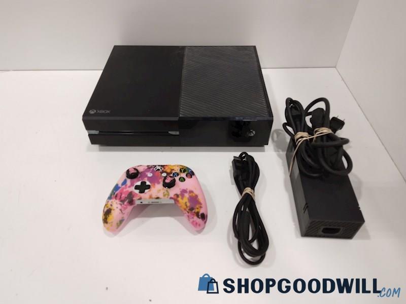 XBOX ONE Console W/Cords and Controller