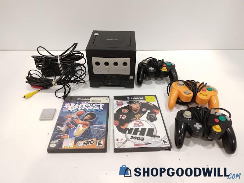 Nintendo GameCube Console W/Game, Cords and Controllers-Tested