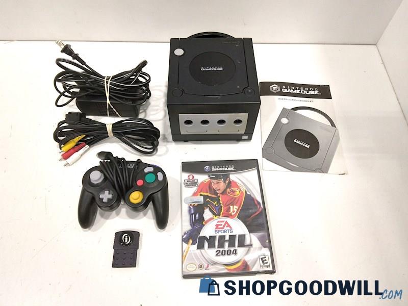 Nintendo GameCube Console W/Game, Cords and Controller