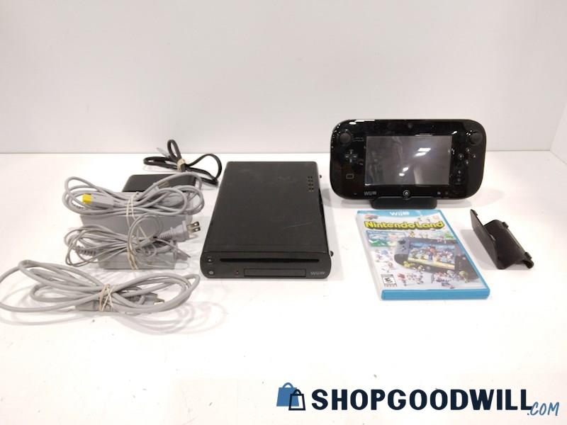 Nintendo Wii-U Console W/Gamepad, Cords and Game